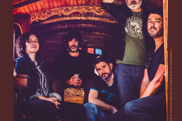 Groupe de 5 musiciens